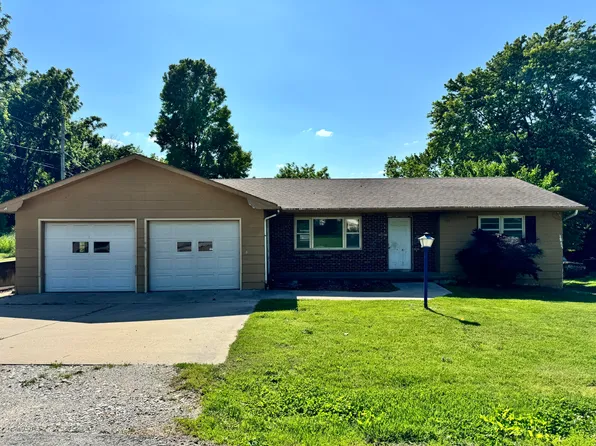 405 S College Street, Stockton, MO 65785