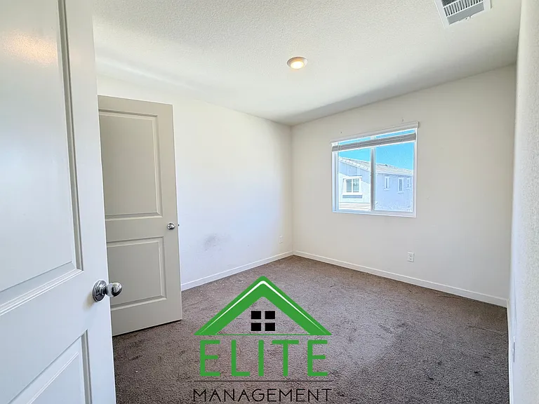 5296 Molino Cir — Photo 19