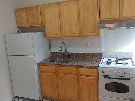 3rd image of 10 Delancey St #3R