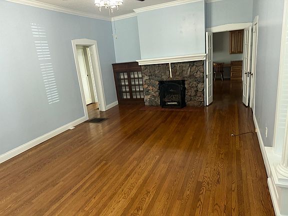 2nd image of 123 Saint Marys Ct