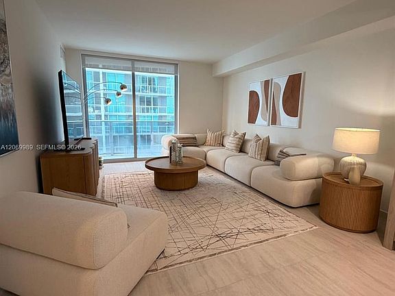 5th image of 77 SE 5th St Unit 2008