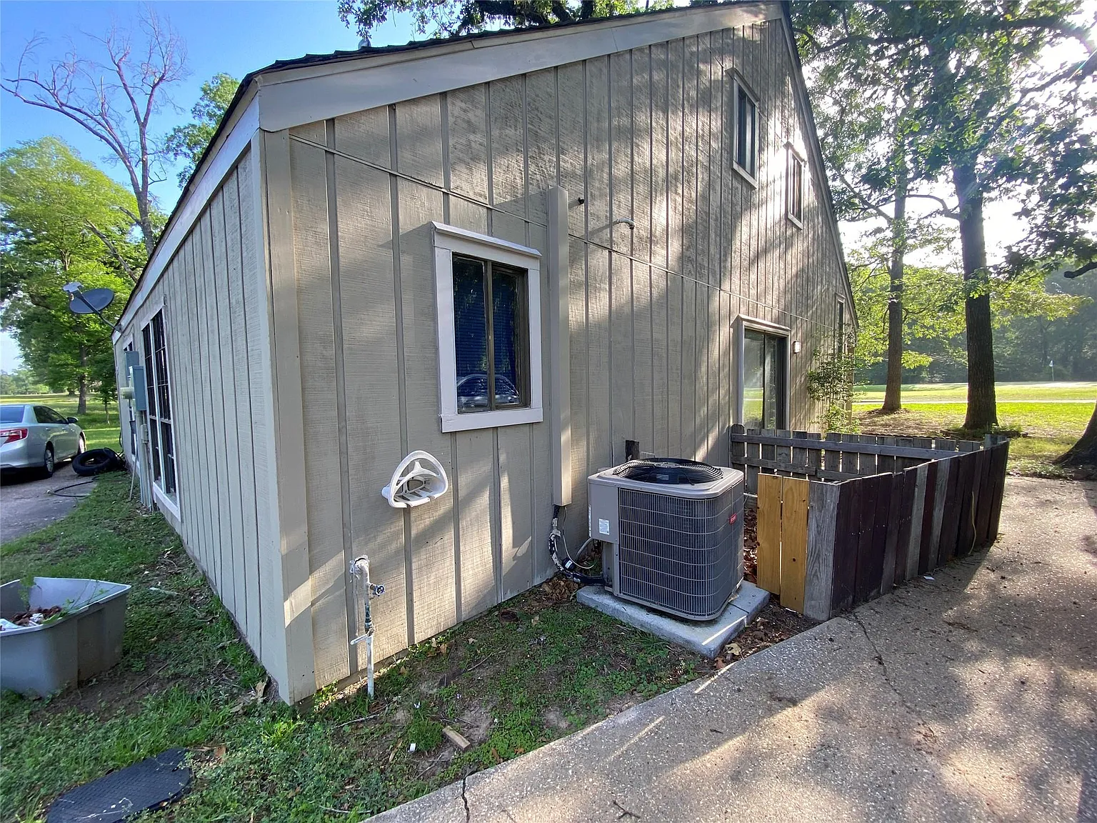 2 bed, 2.0 bath, 1235 sqft, $950 — Photo 2