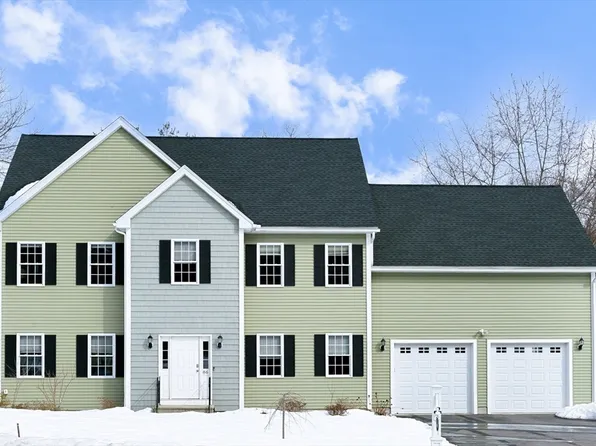 86 School St, Chelmsford, MA 01824