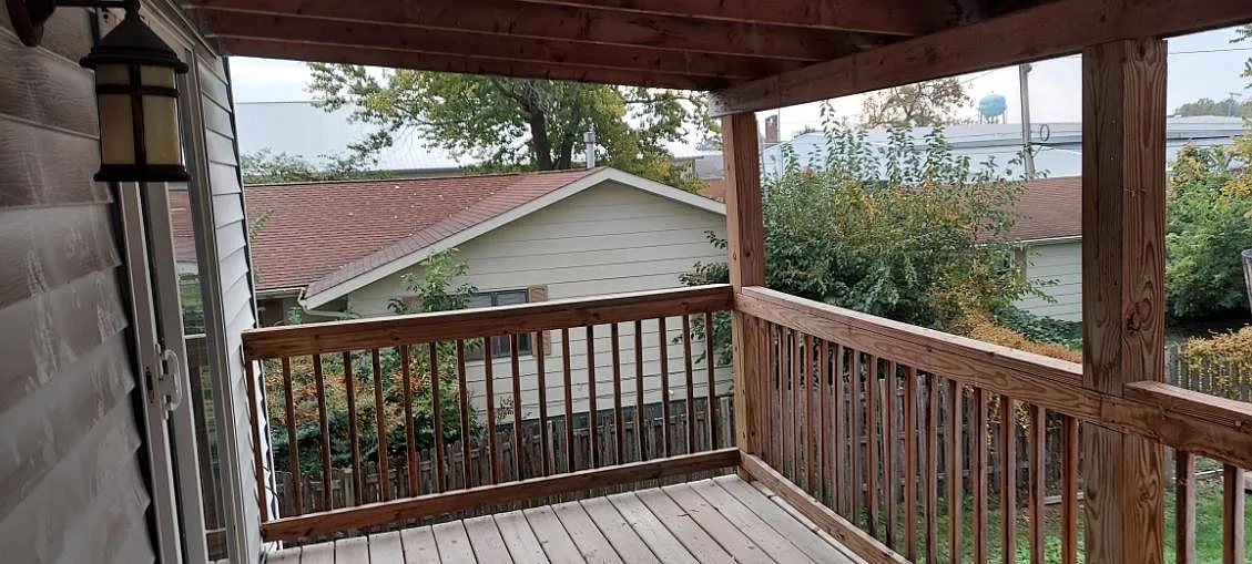 2 bed, 900 sqft, $950 — Photo 1
