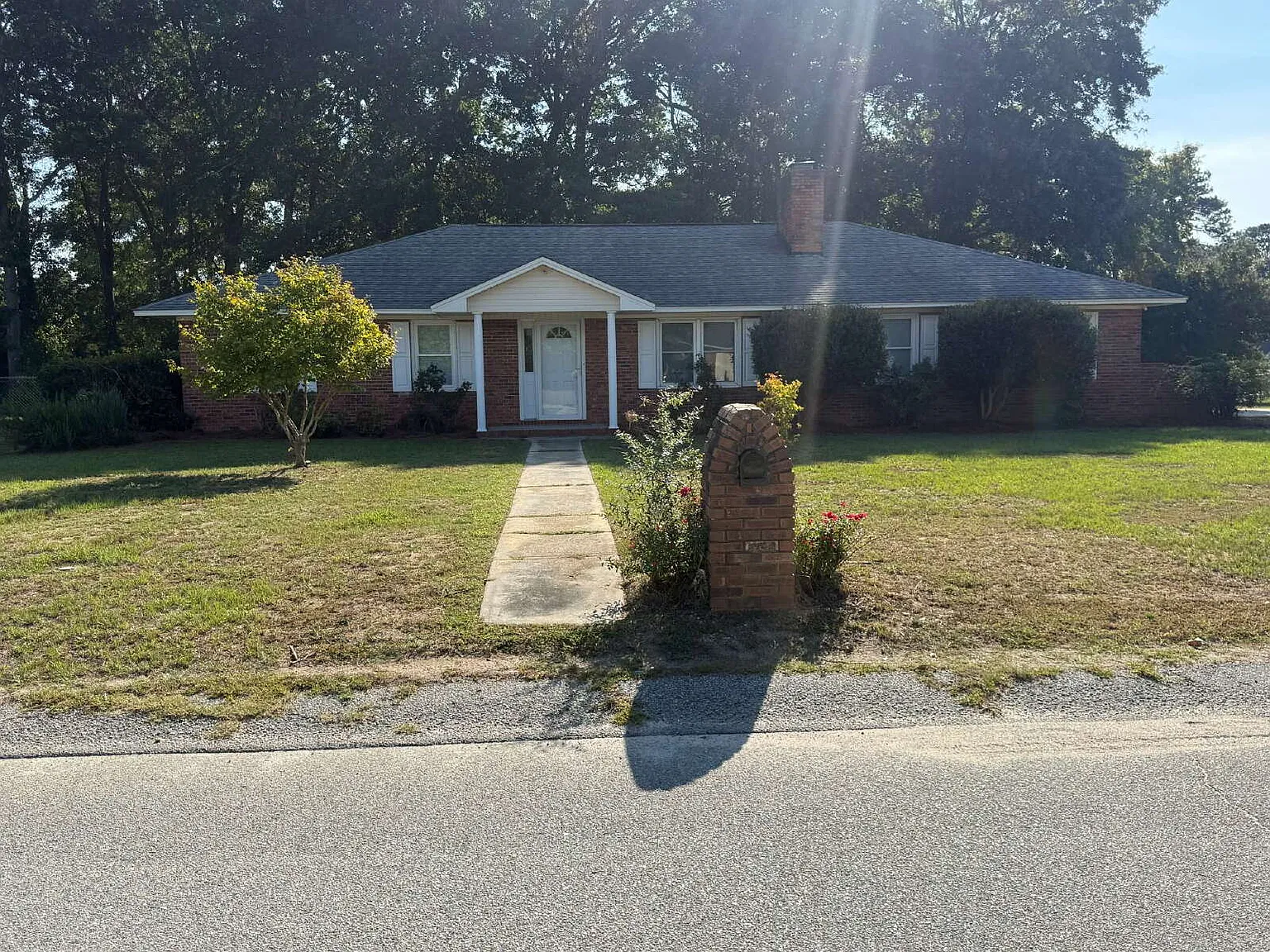 3 bed, 2.0 bath, 1518 sqft, $1,600 — Photo 1