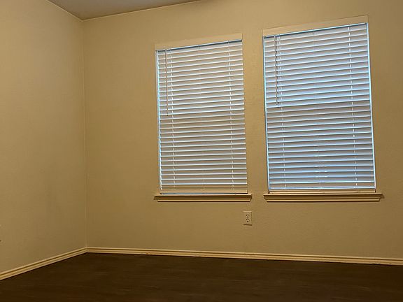 5th image of 10104 Benwick Dr