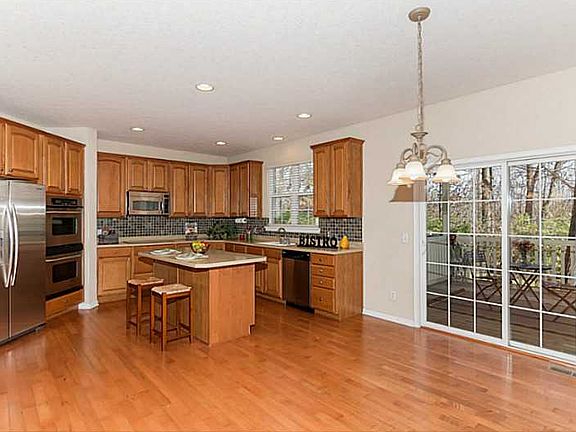 5th image of 6829 Woodhaven Pl