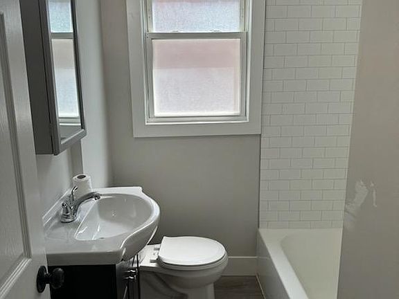 4th image of 17209 Quincy St Unit 1