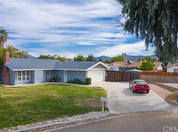 2nd image of 4015 Woodland Dr