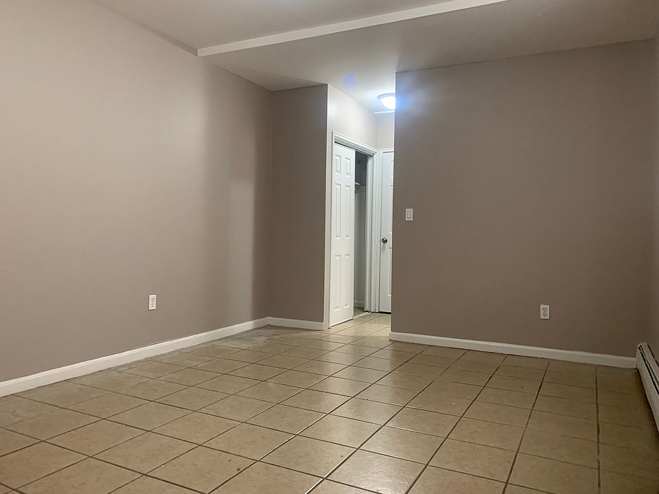 2nd image of 184 Fairview Ave #12E