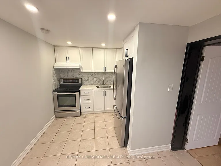 23 Burnview Cres — Photo 8