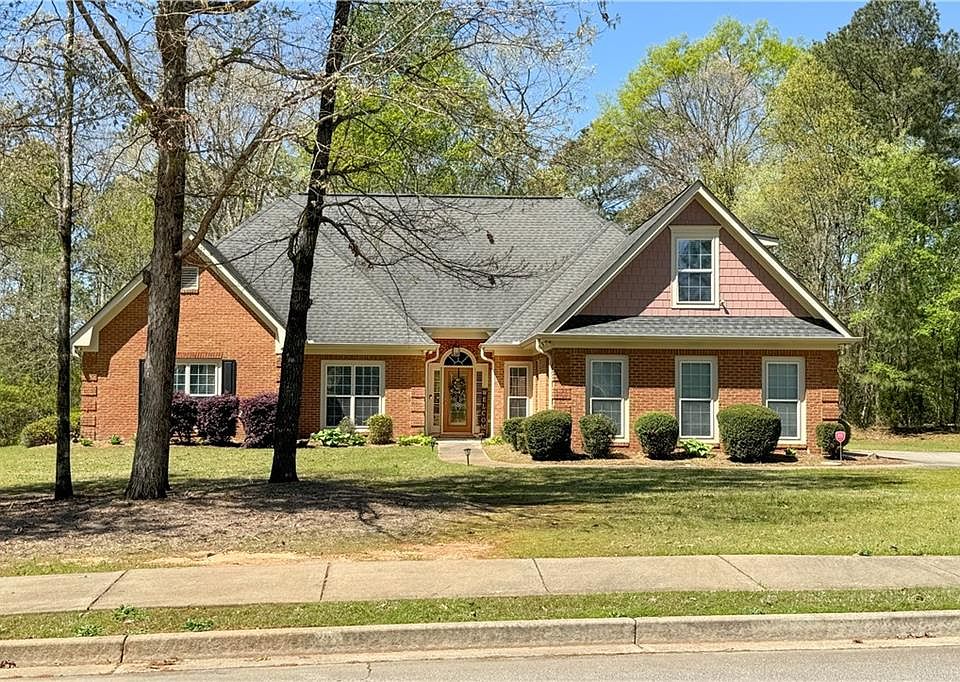 1st image of 233 Suffolk Way