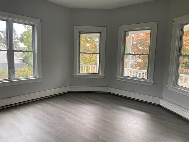 2nd image of 34 W Warwick Ave