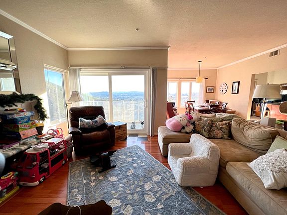 2nd image of 685 Mountain View Dr APT 2