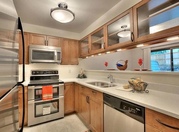 5th image of 15923 NE 40th Way