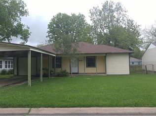 905 Southampton St, Angleton, TX 77515