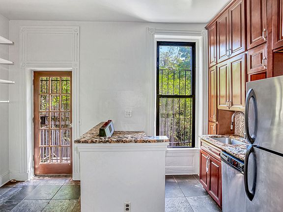 4th image of 451 Washington Ave APT 2B