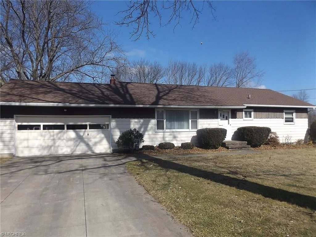 661 Highland Park Dr photo 1