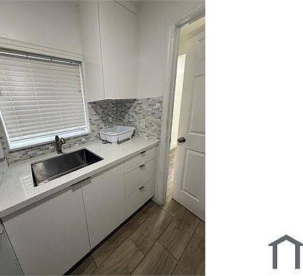 5th image of 6219 SW 30th St #3
