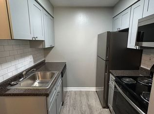 100 W Oak Ln #A25, Glenolden, PA 19036