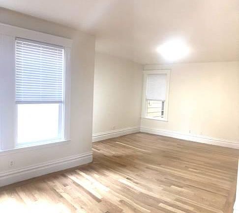 4th image of 165 Albion St Unit A