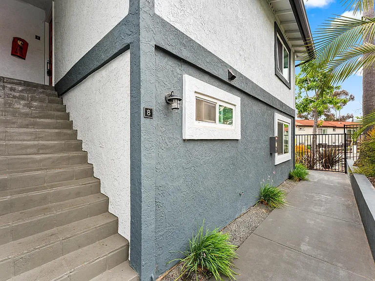 Vista Terrace — Photo 9