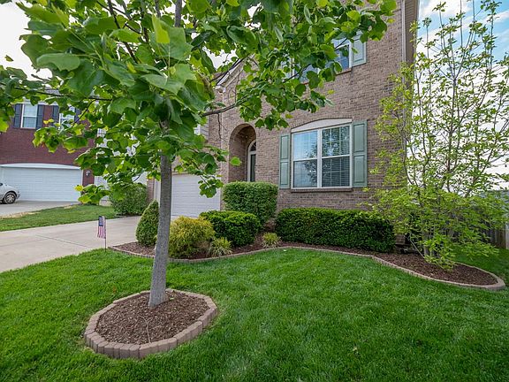 2nd image of 4709 Foxglove Point
