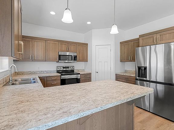 3rd image of 1432 Heritage Dr