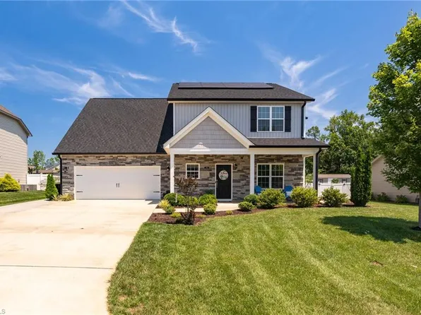 425 Dorchester St, Clemmons, NC 27012