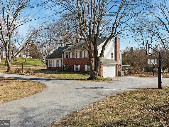 3rd image of 1450 Thomas Rd