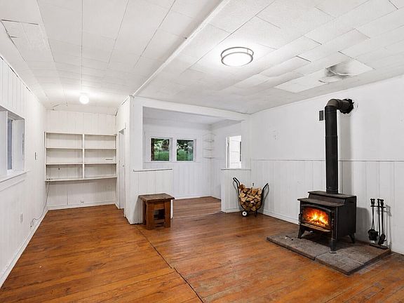 4th image of 441 Tunnel Rd