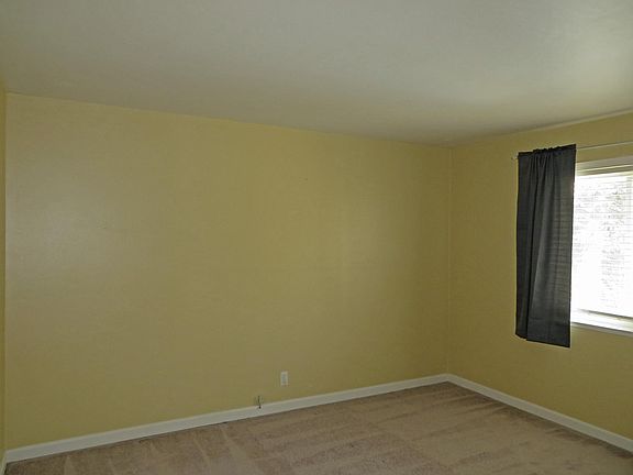 5th image of 2346 Montezuma Dr