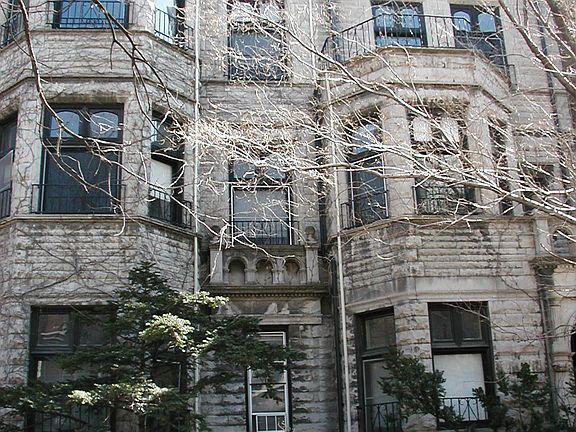 2nd image of 1355 N State Pkwy APT 3A