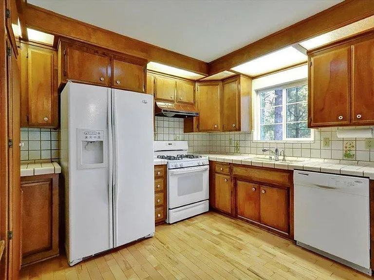 301 Woodpecker Ln — Photo 6