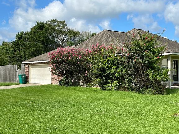 3rd image of 10100 Chapel Hill Dr