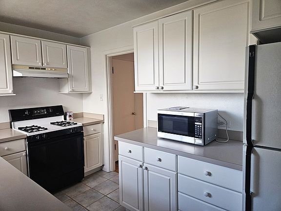 4th image of 2291 Fairfax St #1