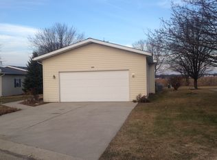 208 E Wood Ln, Belvidere, IL 61008