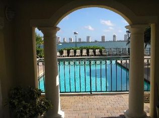 1130 Lake Shore Dr APT 101, Lake Park, FL 33403