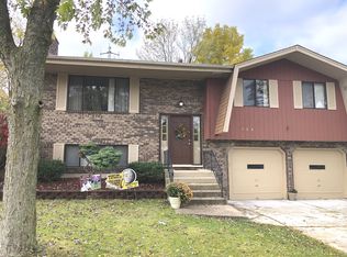 180 Cambridge Ln, Bloomingdale, IL 60108
