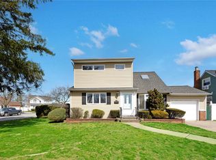 2661 Lexington Ave, East Meadow, NY 11554