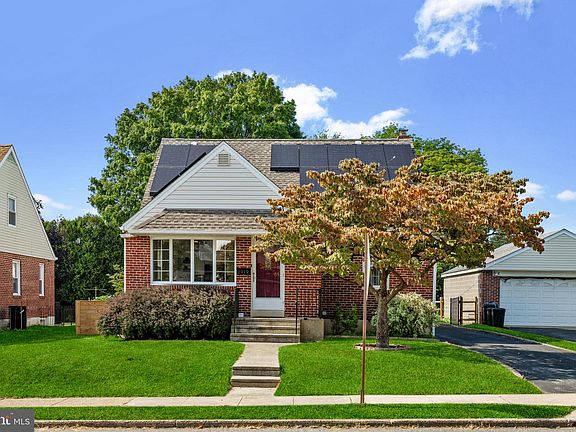 2nd image of 1919 Armstrong Ave
