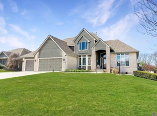 5123 NW Sterling Chase Dr, Topeka, KS 66618