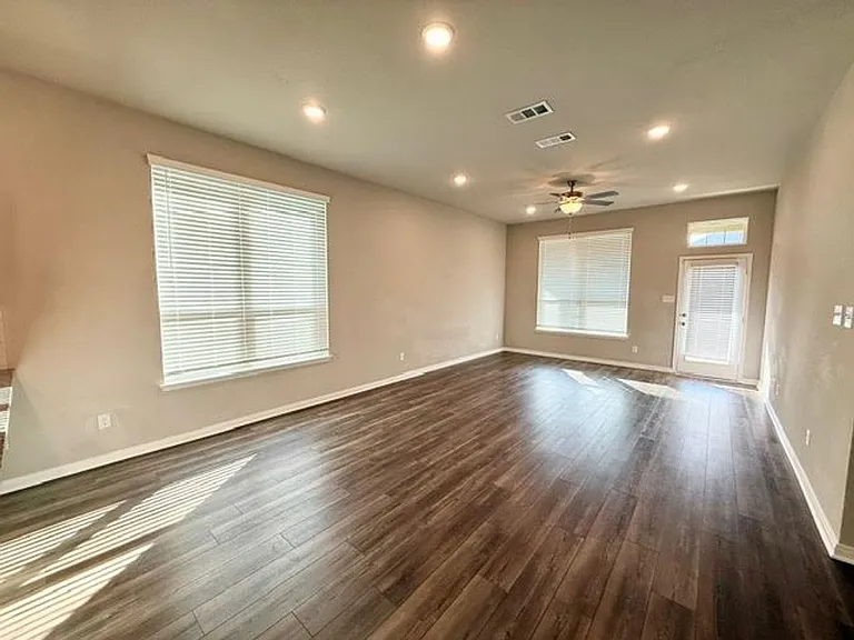 3517 Beutel Rd — Photo 6