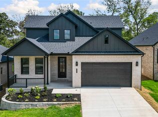 2532 N Crossover Rd, Fayetteville, AR 72703