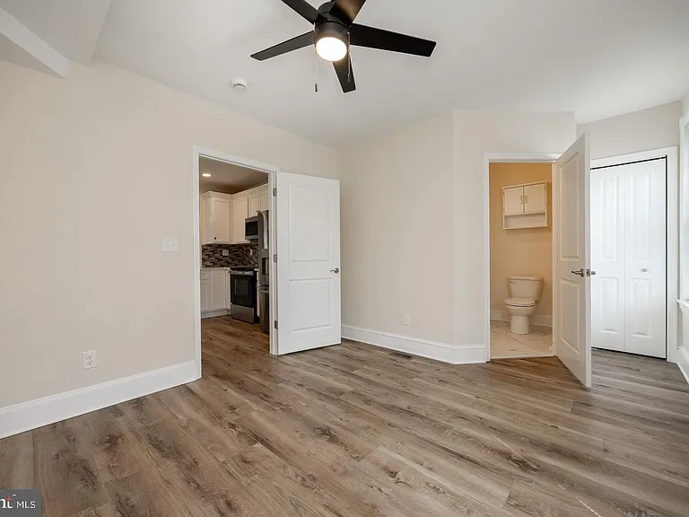 325 W Barnard St W — Photo 12