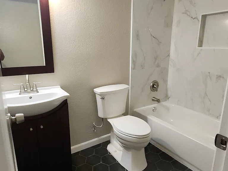 897 Alexander Ave — Photo 10