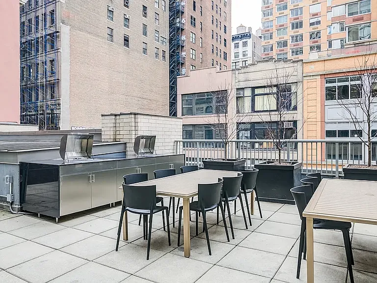 800 6th Ave #21A — Photo 21