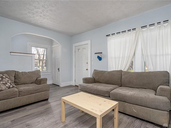 5th image of 1560 Constance Ave