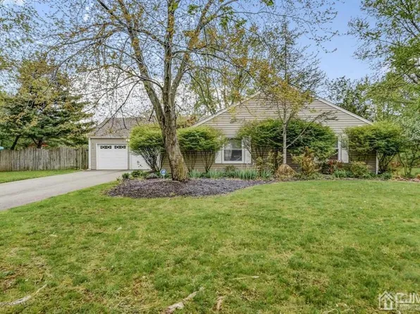 112 Oriskany Dr, Freehold, NJ 07728