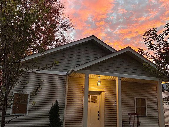 2nd image of 202 Riverview Ave